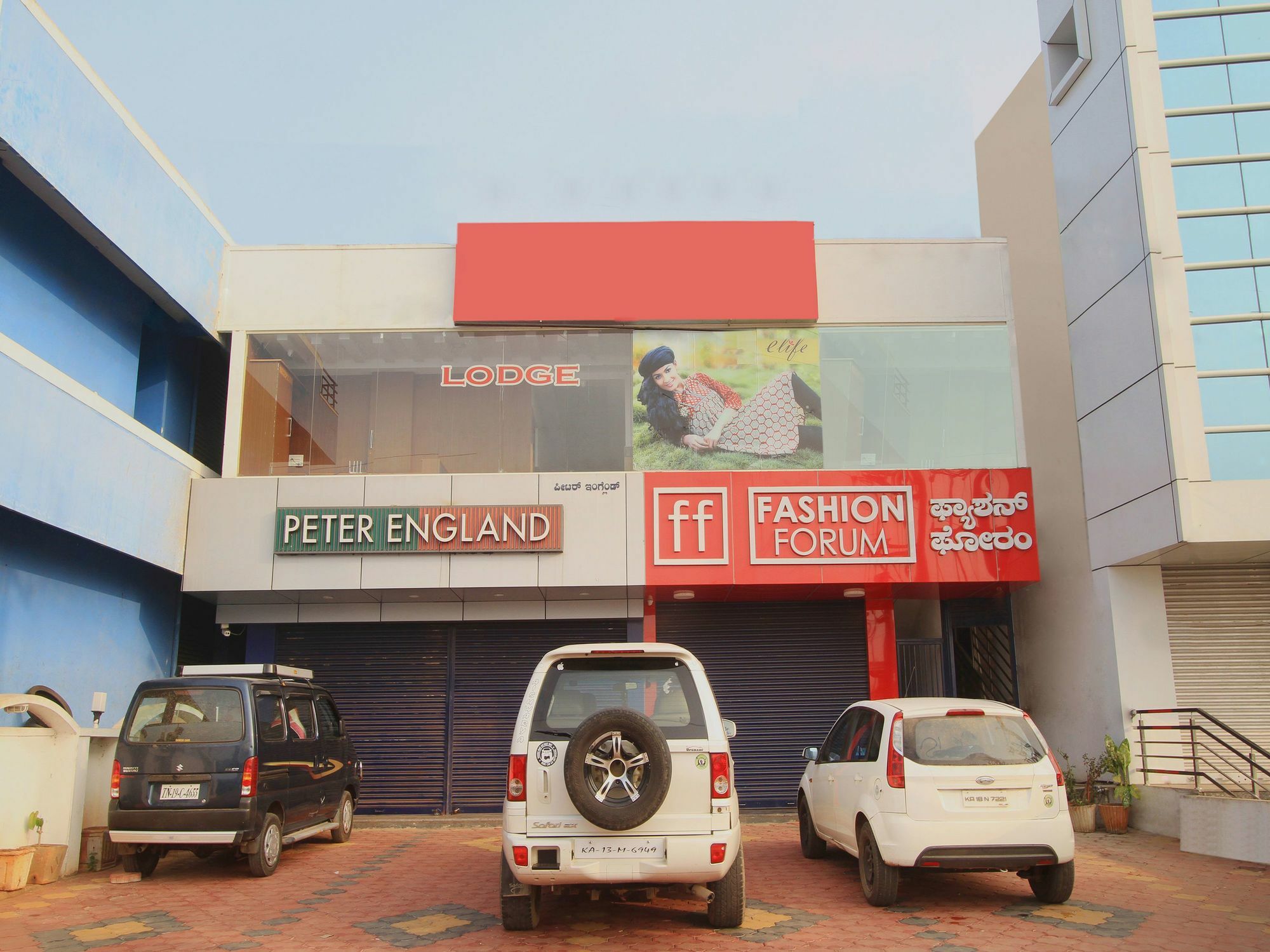 Lee Comfort Kushālnagar Exteriér fotografie